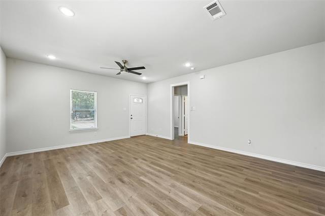 Building Photo - 102 Navajo Dr