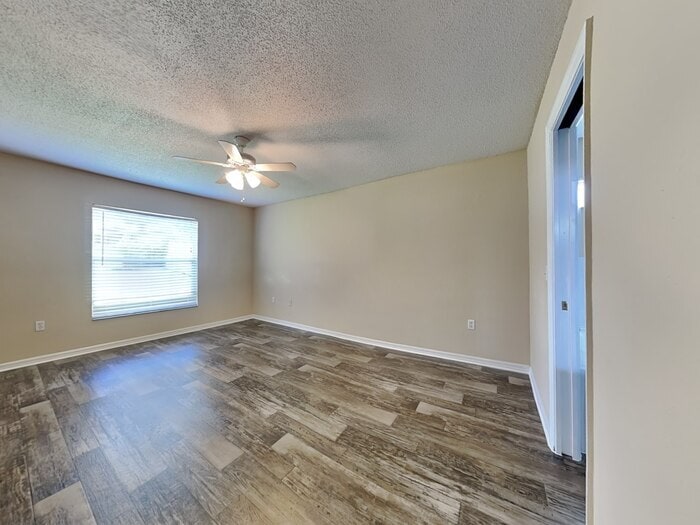 Building Photo - 7881 Manor Dr
