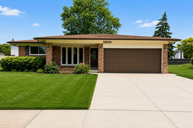 Building Photo - 5806 Wedgewood Rd