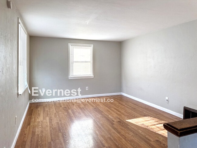Building Photo - 3216 Elderwood Dr
