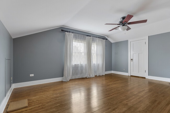 Building Photo - 518 South St