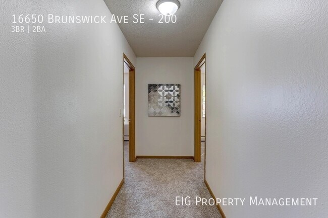 Building Photo - 16650 Brunswick Ave SE