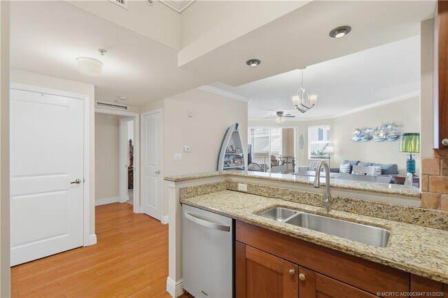 Building Photo - 975 NW Flagler Ave