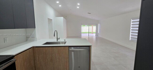 Building Photo - 591 Talavera Rd