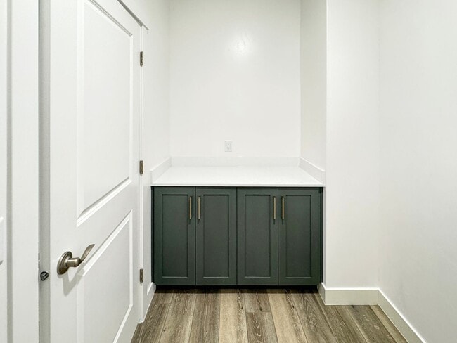 Building Photo - 3011 E Lavatera Dr