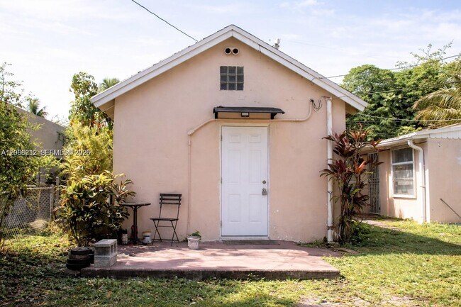 Building Photo - 6250 NW Miami Pl