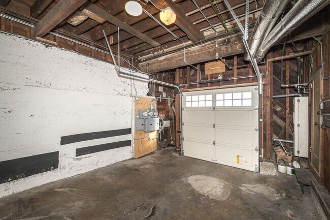Building Photo - 818 Rhode Island St