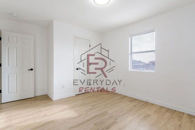 Building Photo - 4506 Windcrest Dr