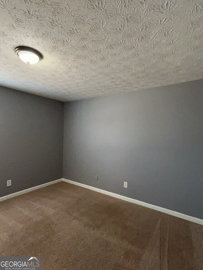 Building Photo - 1682 Charmeth Rd