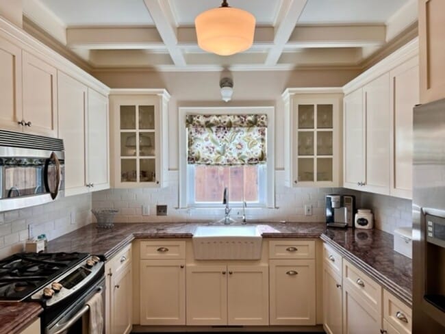 Building Photo - Historic Charm, Modern Comfort | 4BR + Den...