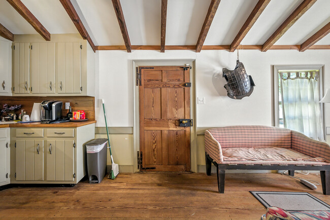 Building Photo - 11826 Colonial Trail W