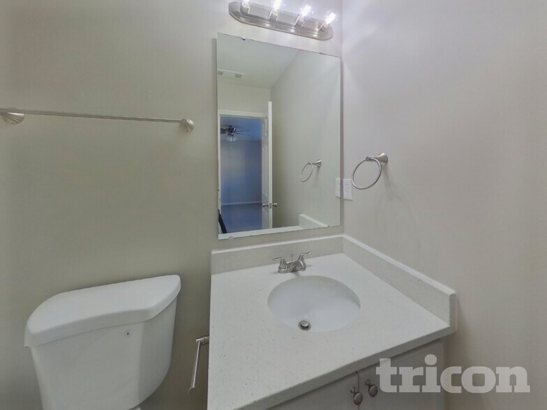 Building Photo - 7117 Roaming Path Ct