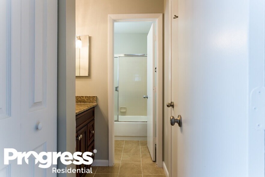 Building Photo - 6701 Fern St