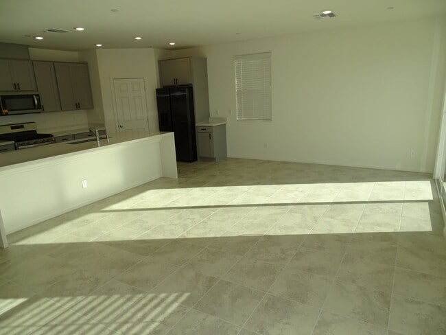 Building Photo - 5 Bedroom Home, 1st Floor Bed and Full Bath, Loft In Inspirada