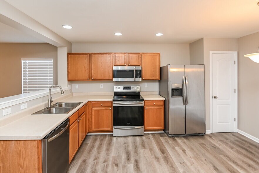 Building Photo - 10811 Carstairs St