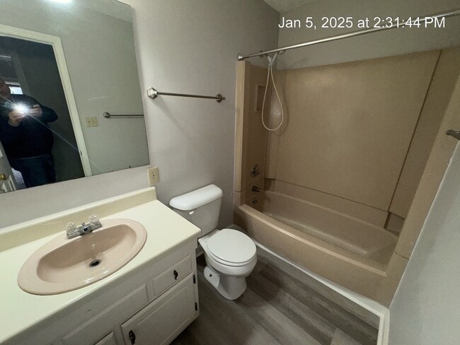 Building Photo - 203 Bayfield Loop
