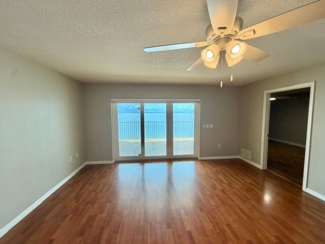 Building Photo - 7028 Sevilla Ct