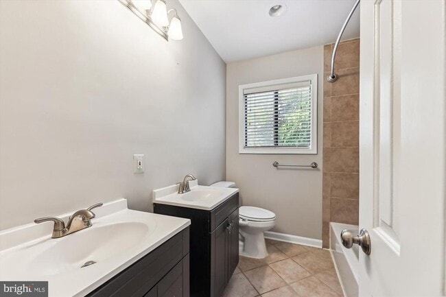 Building Photo - 2702 Dartmouth Rd