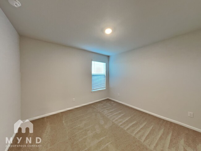 Building Photo - 5901 Piedrosa Ct