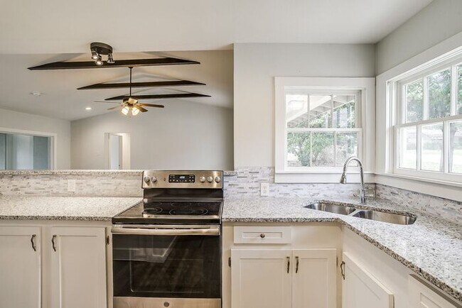 Building Photo - 5437 Sam Calloway Rd