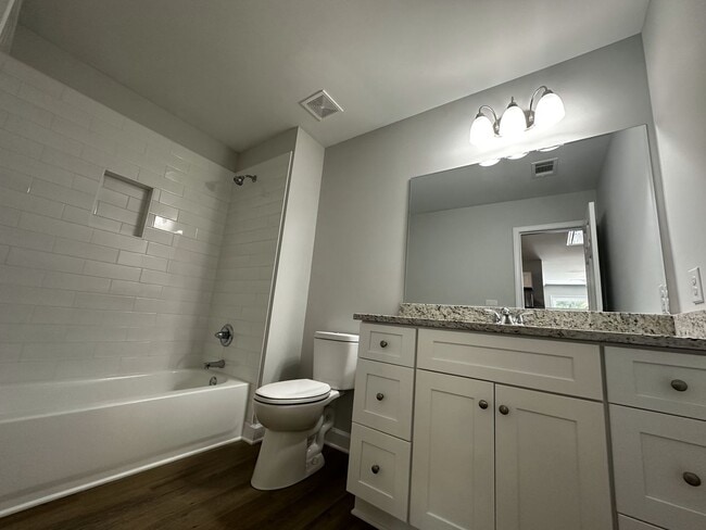 Building Photo - STUDIO APARTMENT PRE-LEASING FOR AUGUST 2026!