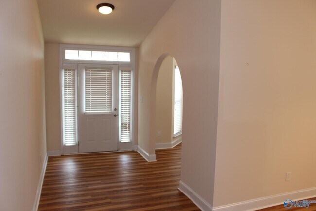 Building Photo - 103 Glen View Dr