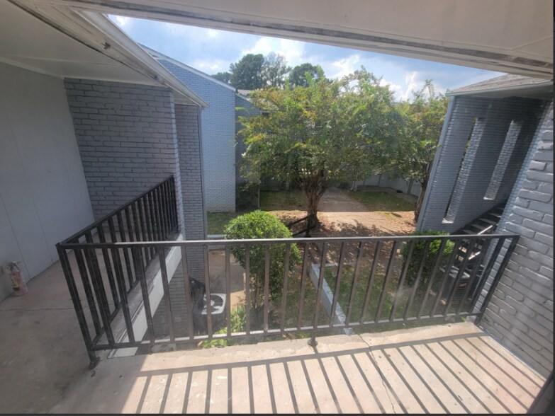 Building Photo - 225 W McDowell Rd