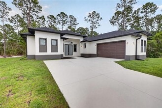 Building Photo - 1204 Moore Ave