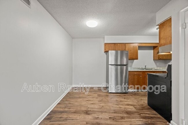 Building Photo - 200 Eveningside Dr