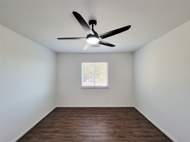 Building Photo - 21123 Amber Crossing Dr