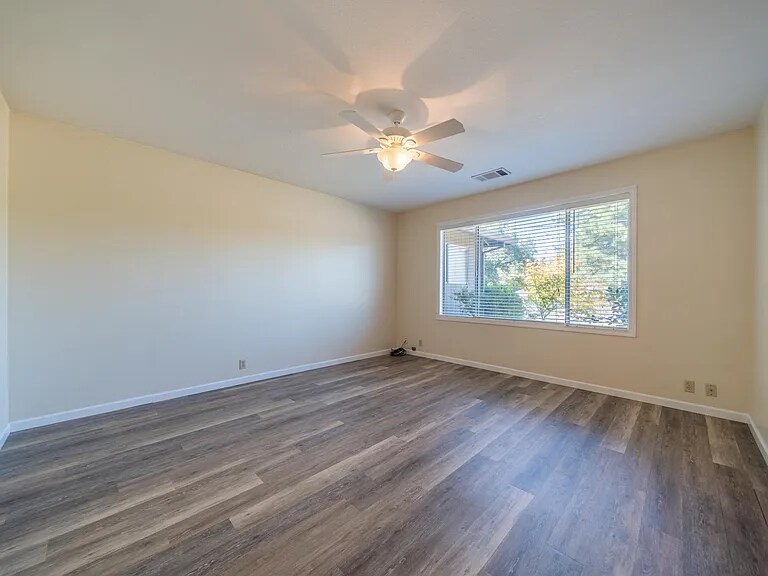 Building Photo - 1201 Echo Rd