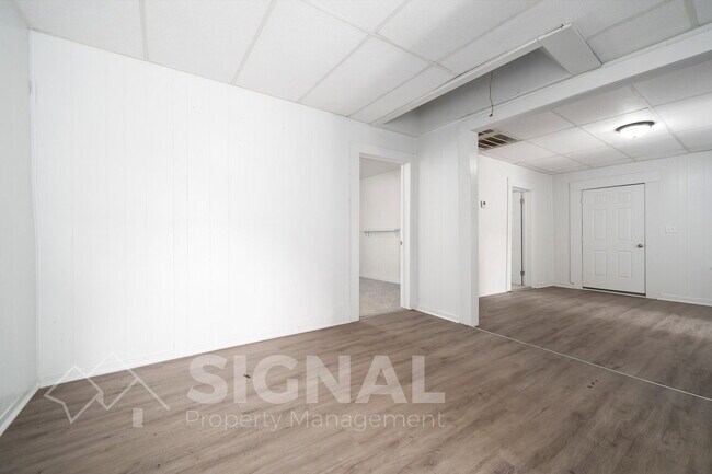 Building Photo - 512 16th St SW