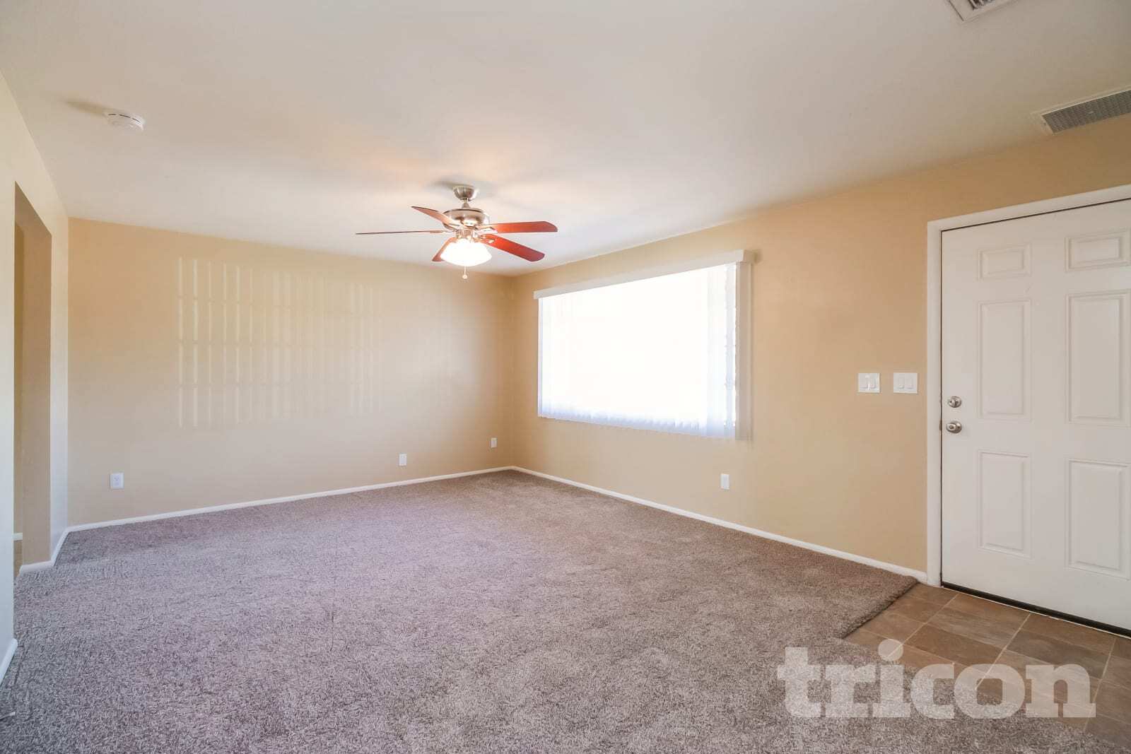 Building Photo - 5017 W Sierra Vista Dr