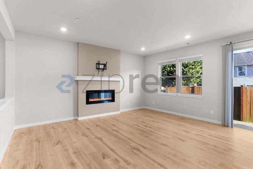 Building Photo - 18823 111th Ave E