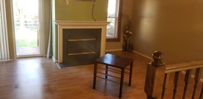 Building Photo - 2BR/1.1BA Townhouse in Newark!