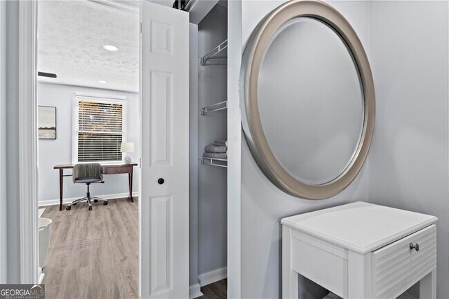 Building Photo - 1858 Shenandoah Valley Ln SE