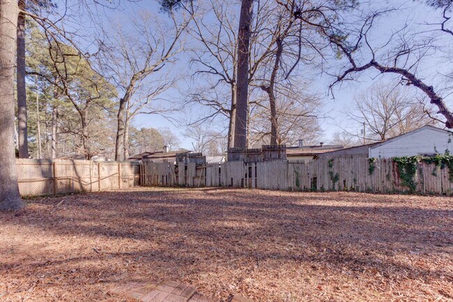Building Photo - 106 Pine Grove Ave