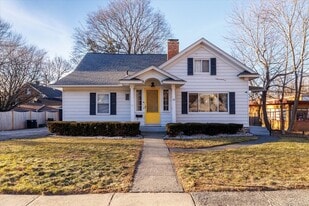 Building Photo - 19 Highland Ter