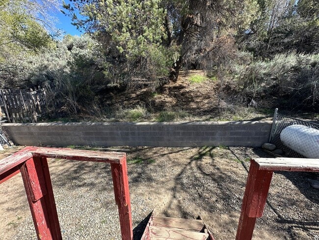 Building Photo - 1 Bedroom 1 Bathroom Mobile Home Duplex in...