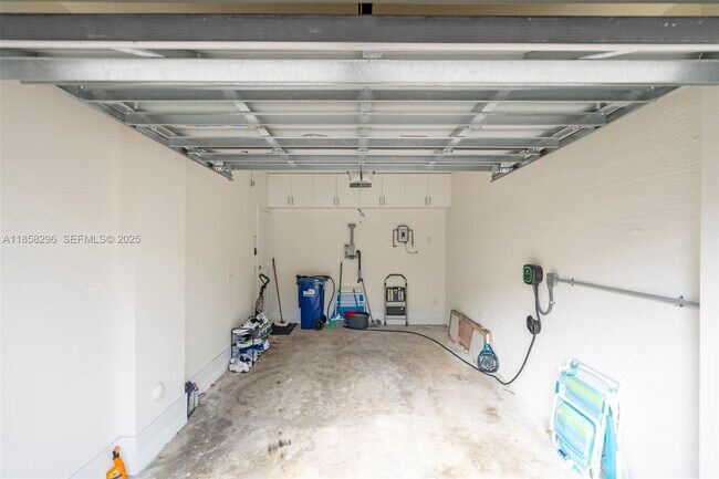 Building Photo - 4450 NW 83rd Pkwy