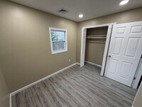 Building Photo - 2BR 1BA Fresh Interior Remodel.