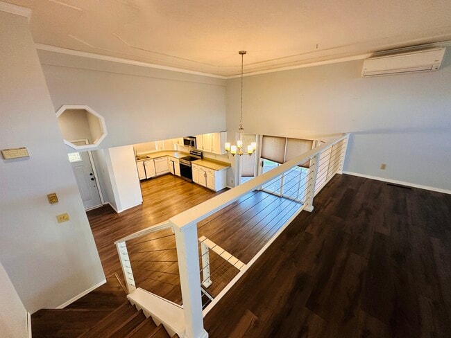 Building Photo - 1965 Mission Way S