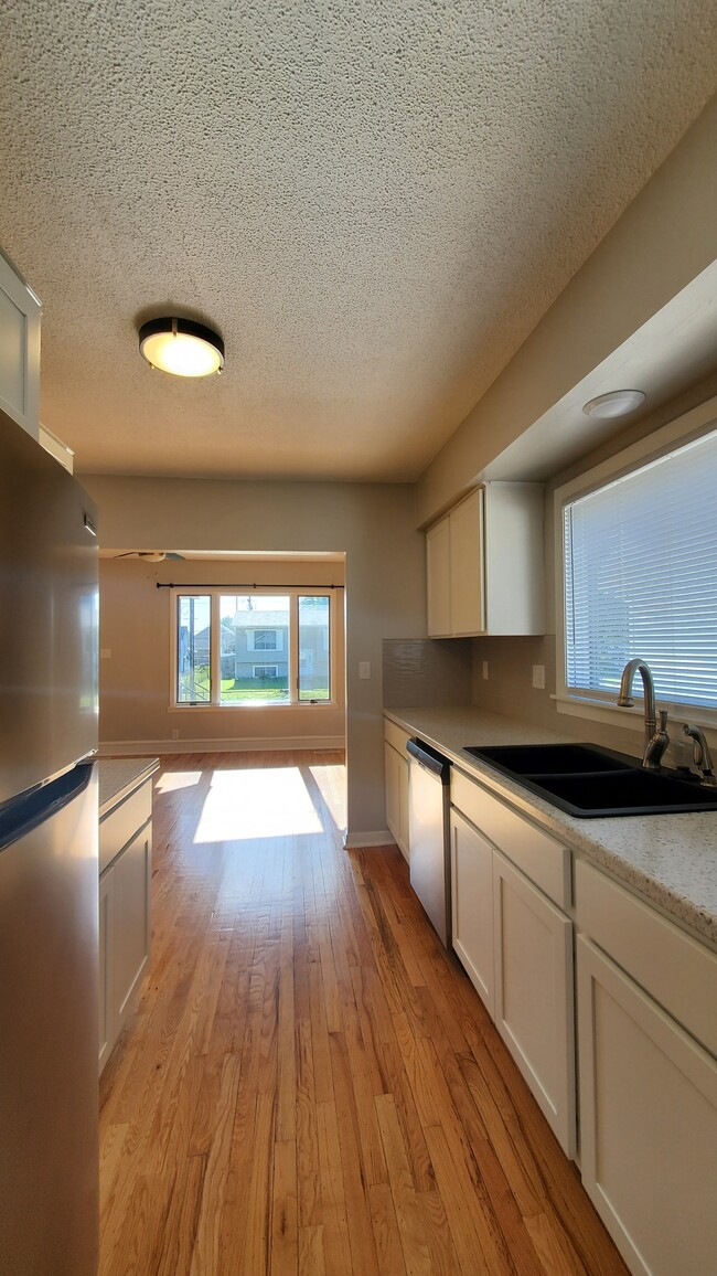 Building Photo - 1232 11th St NW