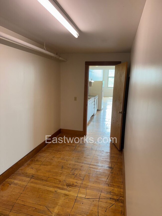 Building Photo - Eastworks: Light-filled studio with views ...