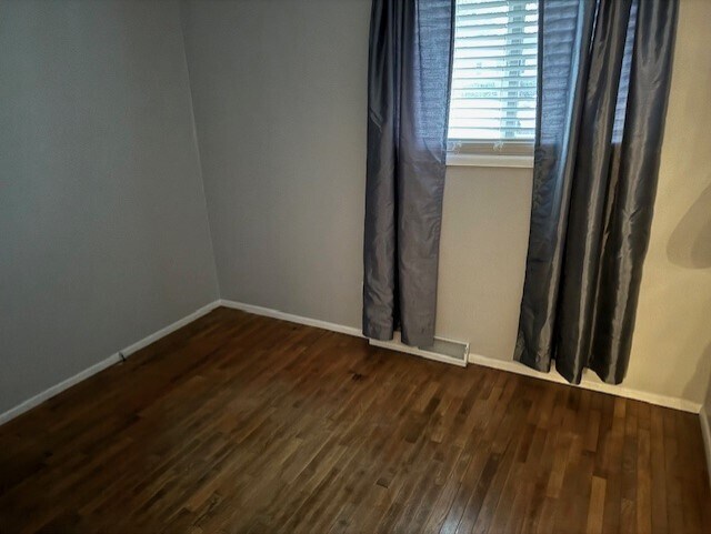 Building Photo - 314 Rowe Dr