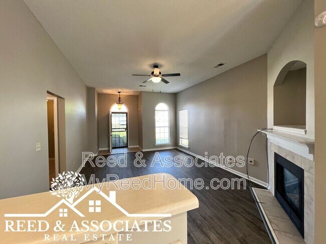 Building Photo - 4824 Pine Forrest Dr