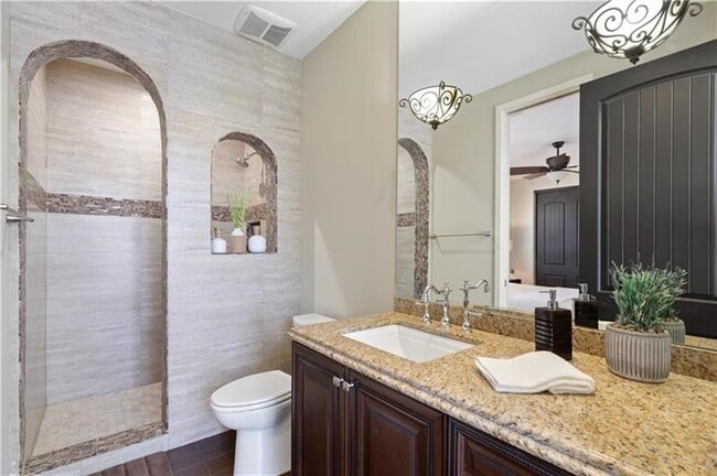 Building Photo - 1312 SE 2nd Ct