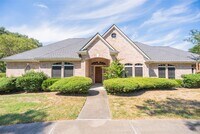 Building Photo - 26910 Willow Ln