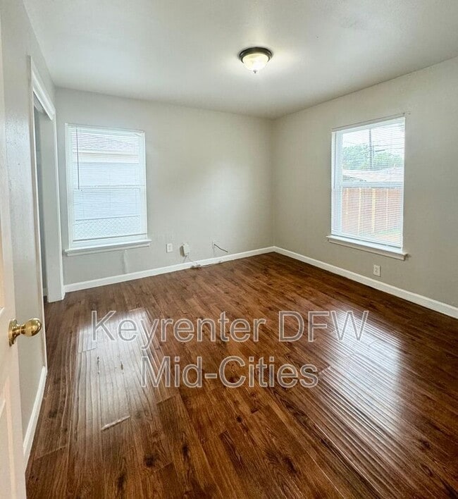 Building Photo - 1509 N O'Connor Rd
