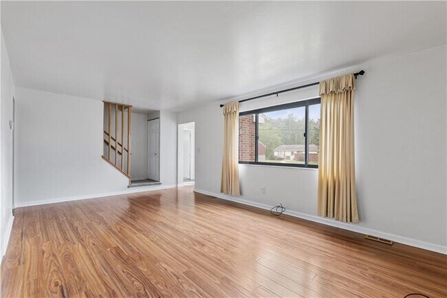 Building Photo - 117 Alpine Village Dr